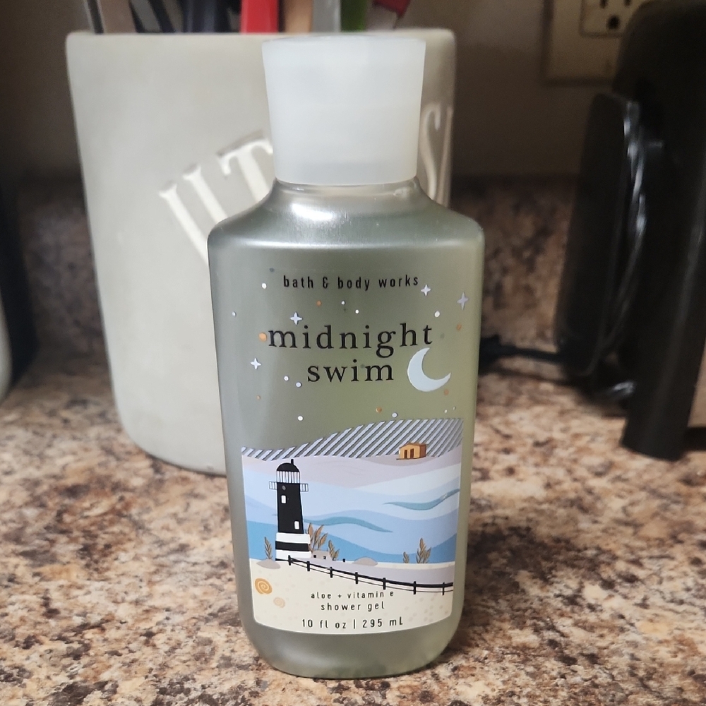 Bath & Body Works Midnight Swim Shower Gel